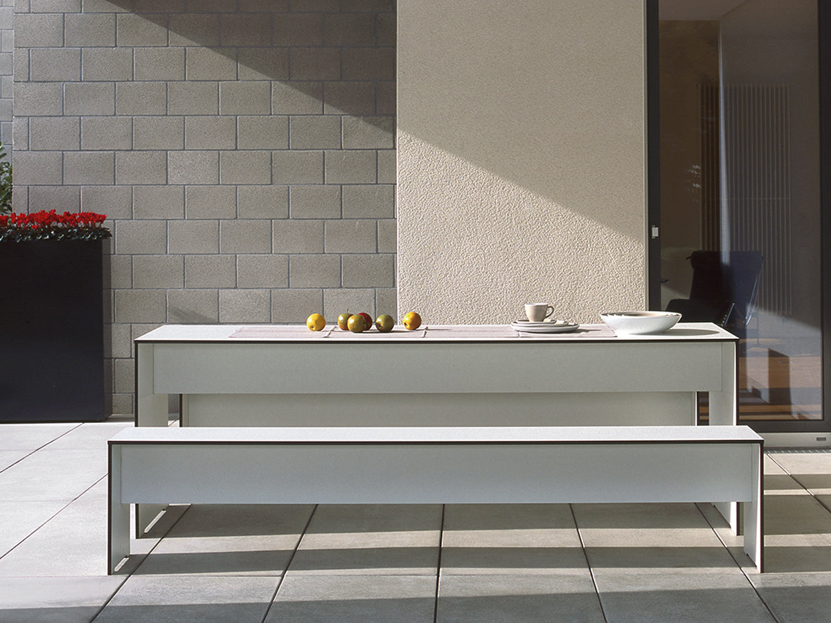 RIVA . Ensemble table et banc