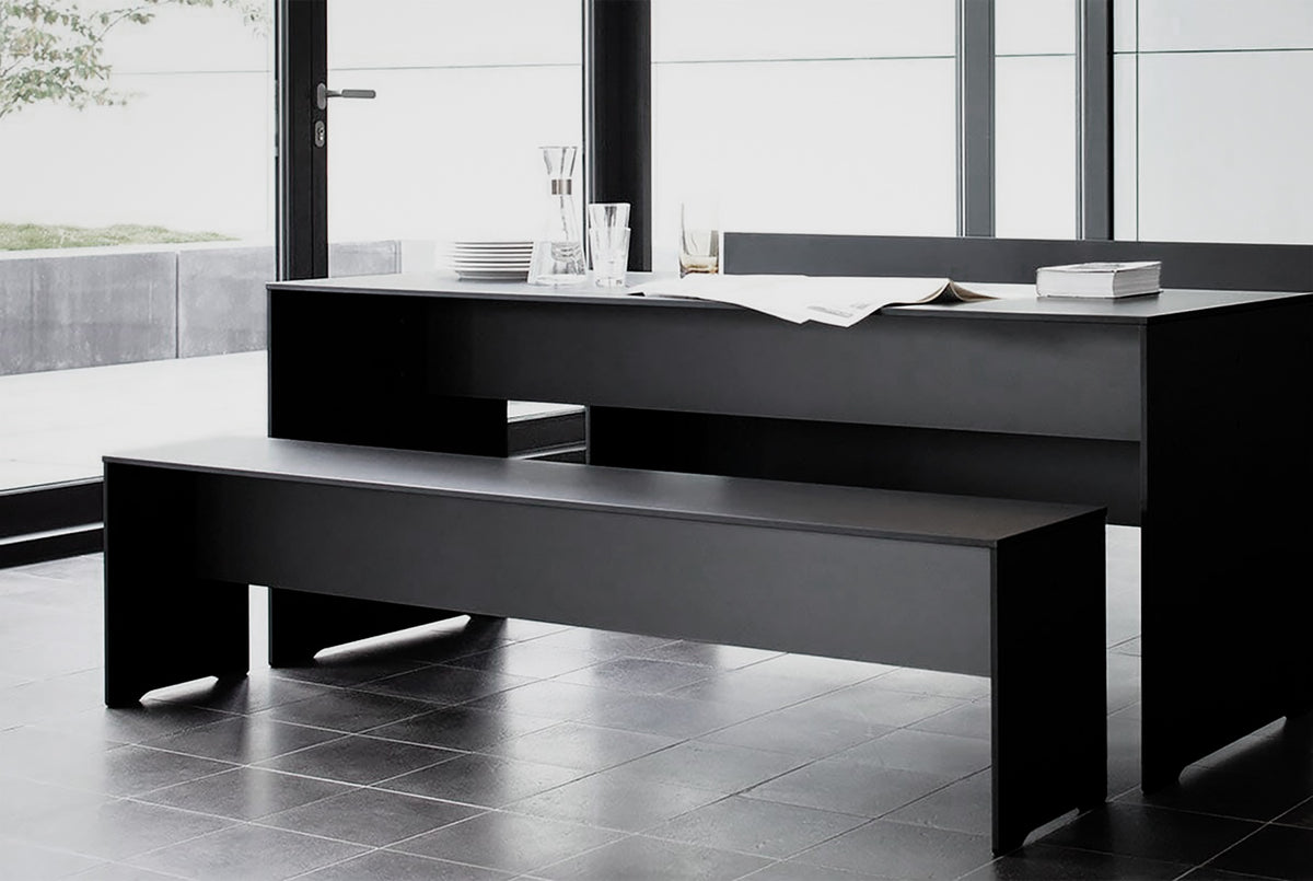 RIVA . Tisch . Indoor